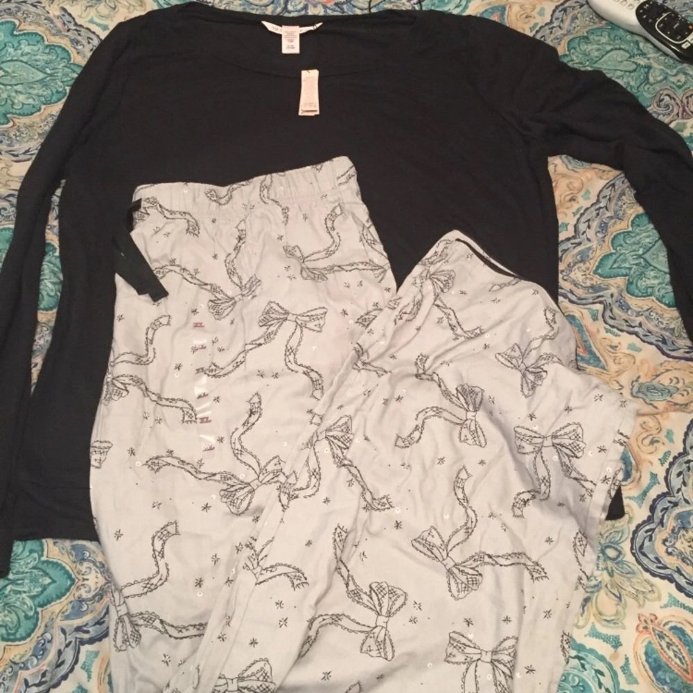 VS Pajama Set